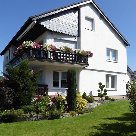 Ferienwohnung Waltraud ブリーロン エクステリア 写真