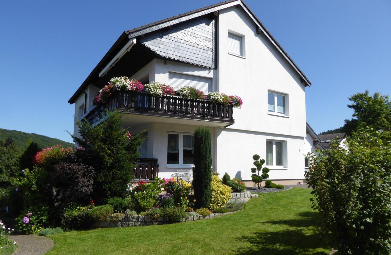 Ferienwohnung Waltraud ブリーロン エクステリア 写真