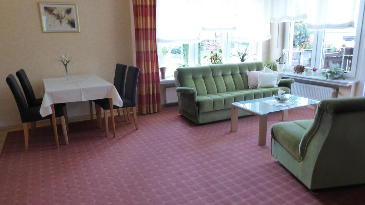 Ferienwohnung Waltraud ブリーロン エクステリア 写真