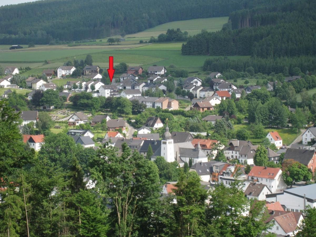 Ferienwohnung Waltraud ブリーロン エクステリア 写真