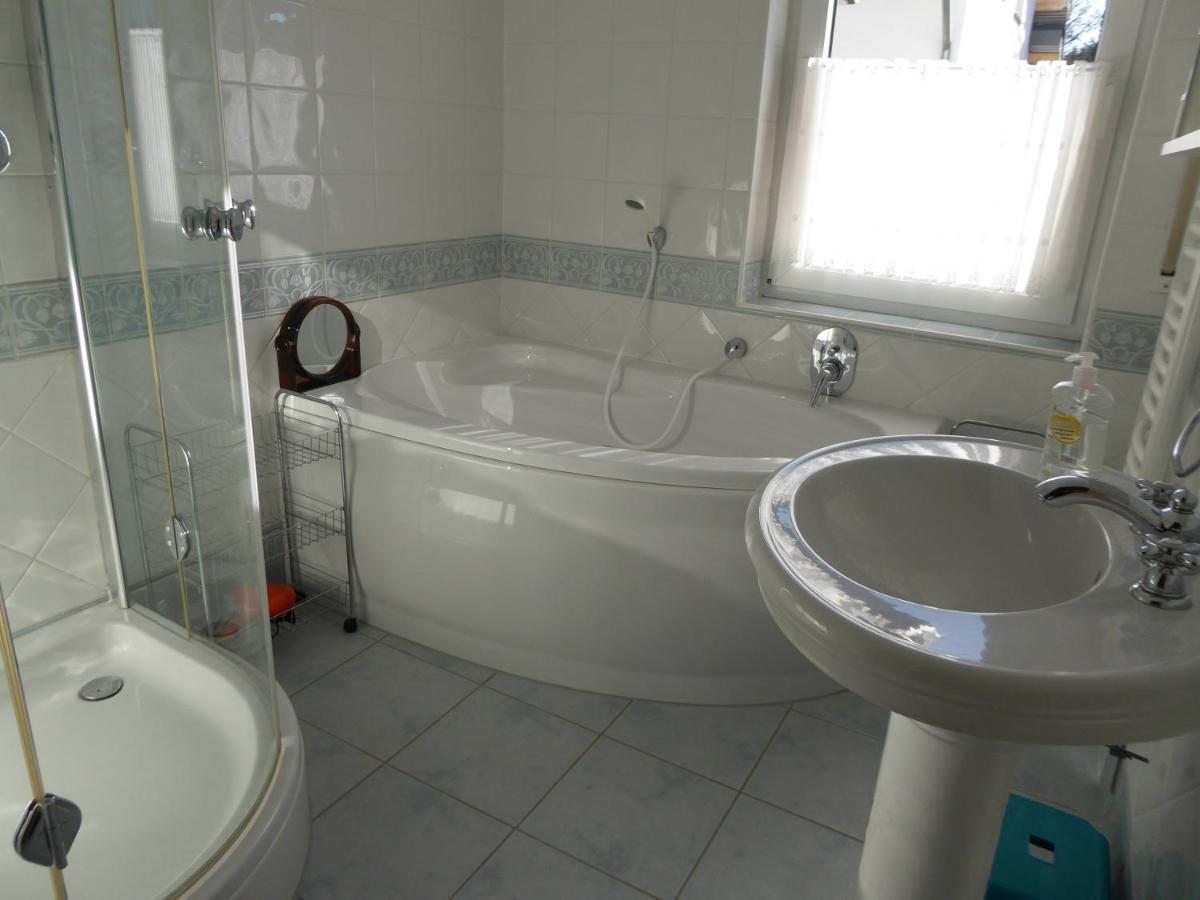 Ferienwohnung Waltraud ブリーロン エクステリア 写真