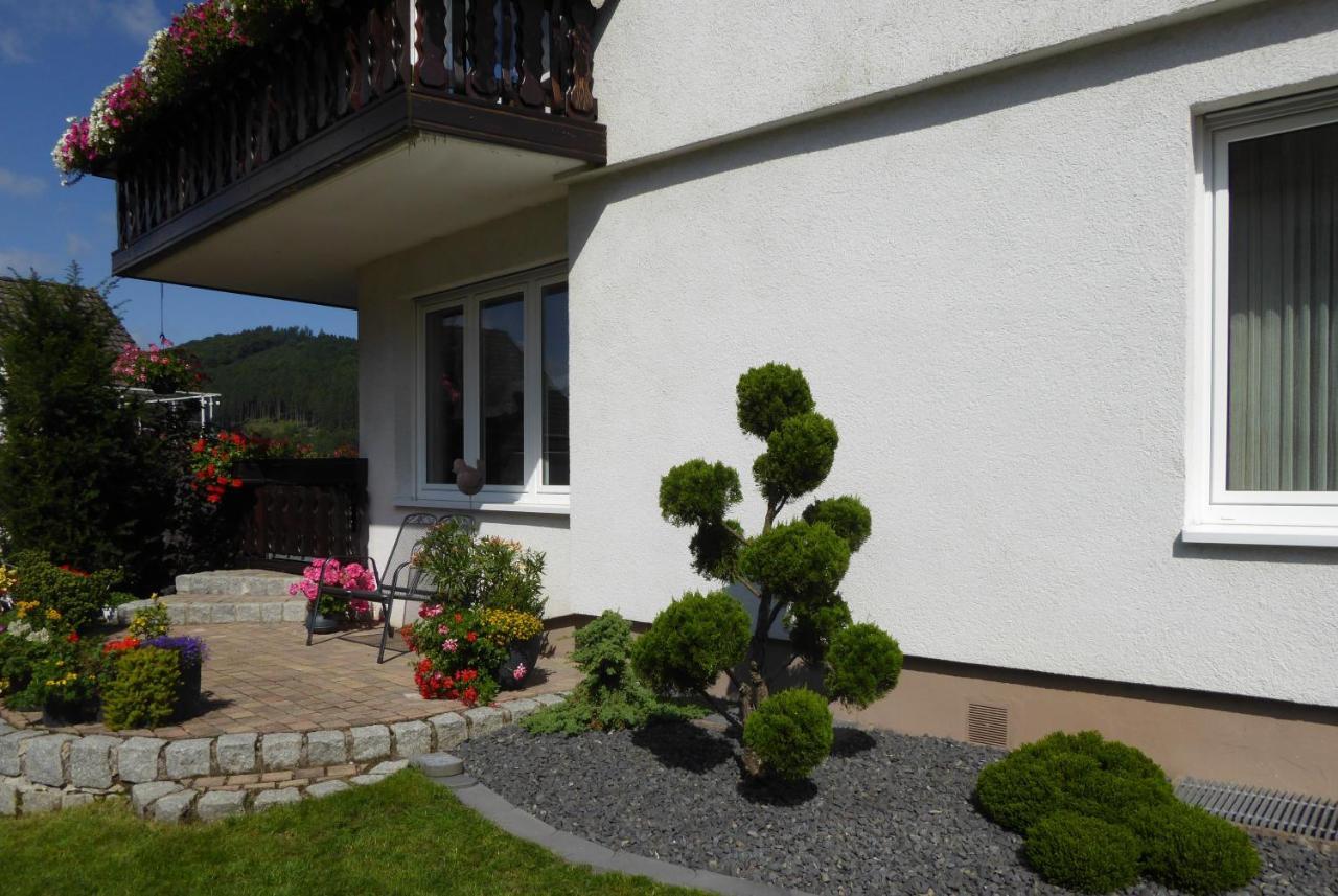 Ferienwohnung Waltraud ブリーロン エクステリア 写真